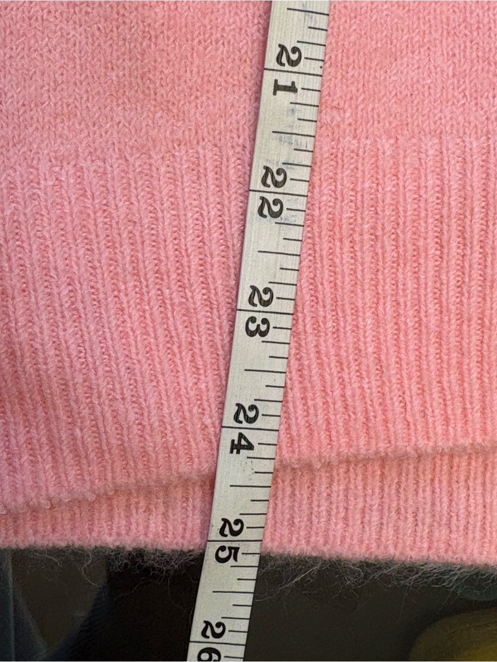 🆕🎉NWT Vince Camuto Pink Sweater with Red Heart - Picture 8 of 8